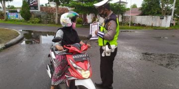 Personil Sat Lantas Polres Seruyan Sosialisasi Maklumat Kapolda Kalteng