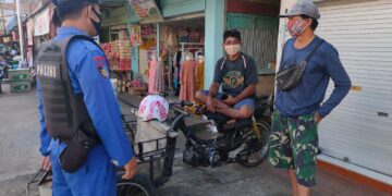 Cegah Pelanggaran Prokes Satpolairud Patroli Pasar Tengah