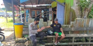 Anggota Polsek Danau Sembuluh Lakukan Sambang ke Warga