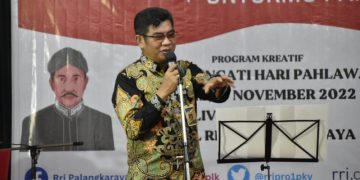 Bentuk Apresiasi kepada Pahlawan, Kepala Diskominfosantik Agus Siswadi Bacakan Puisi