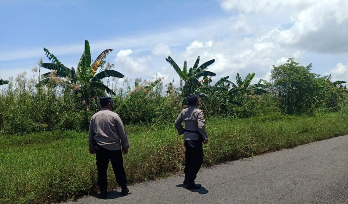 Kapolsek Seruyan Hilir beserta anggotanya melaksanakan patroli Pencegahan sekaligus melakukan sosialisasi pencegahan pembakaran Hutan dan Lahan, Kamis (11/03/2021) Siang. Foto : Tbn