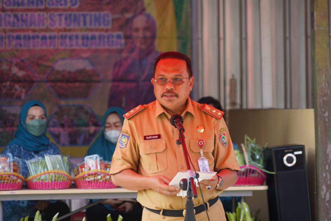 Pj. Sekretaris Daerah Prov. Kalteng H. Nuryakin membuka secara resmi Gelar Pangan Murah di Kantor Dinas Ketahanan Pangan