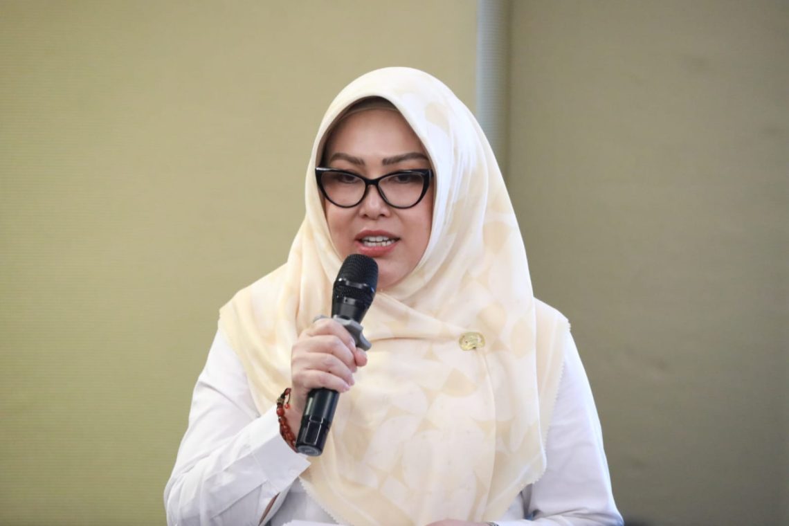 Kepala Dinas Kebudayaan dan Pariwisata Prov. Kalteng Adiah Chandra Sari sampaikan sambutan