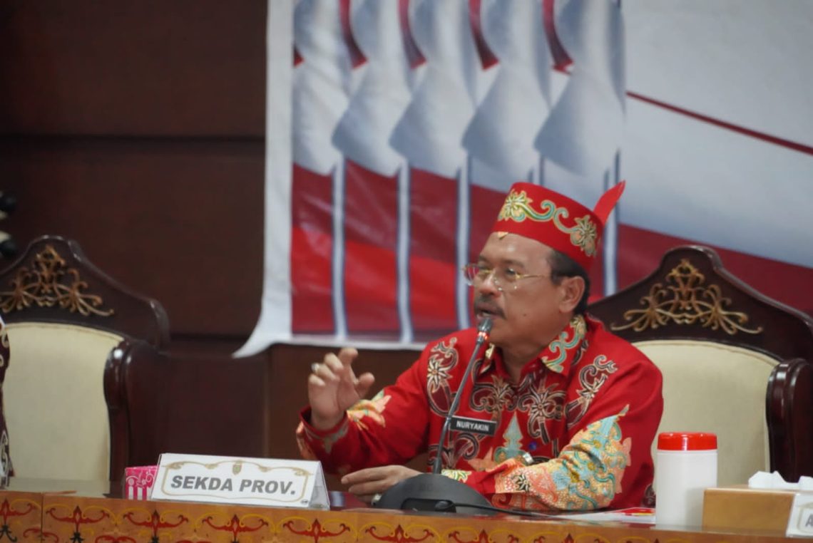 Sekda Prov. Kalteng H. Nuryakin pimpin rapat