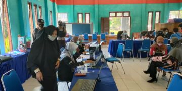 Polsek Seruyan Hilir Lakukan Pengamanan Vaksinasi Covid-19