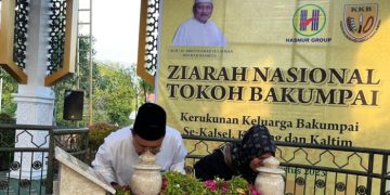 Hadiri Munas KKB, Sekda Kalteng Nuryakin Sempatkan Ziarah ke Makam Haji Leman