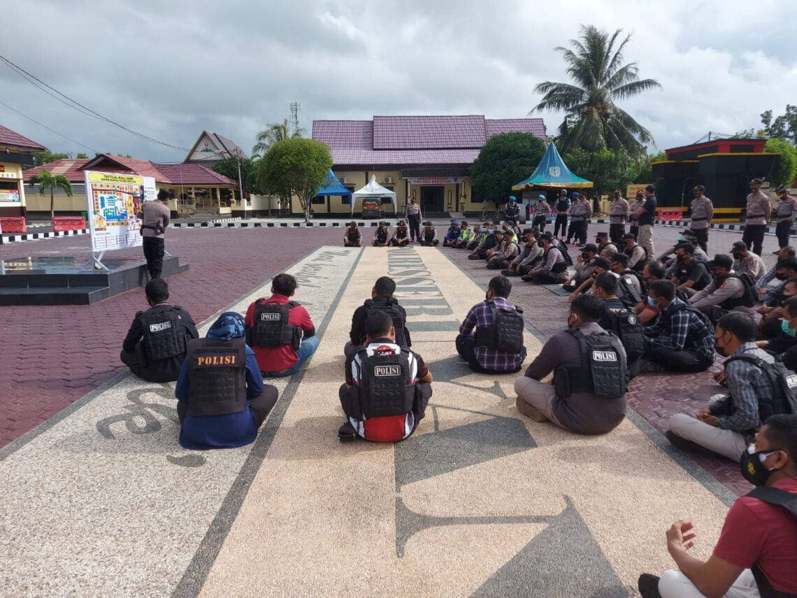 Polres Seruyan menggelar simulasi sistem pengamanan markas komando (Sispam Mako), Sabtu, (11/9/2021). Foto : Tbn