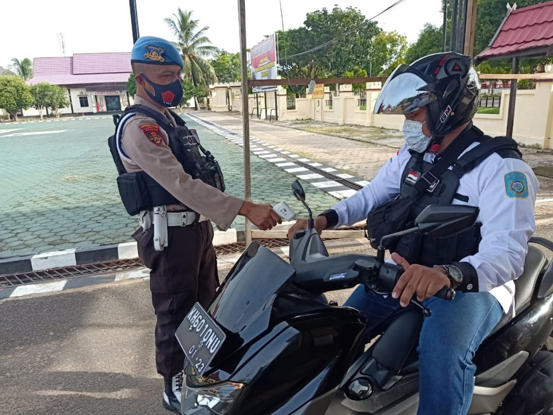 Sipropam Polres Seruyan melaksanakan Penegakkan Ketertiban dan Pendisiplinan (Gaktibplin) Penerapan Protokol Kesehatan di Polres Seruyan, Selasa (12/1/2021) pagi. Foto :  Tbn