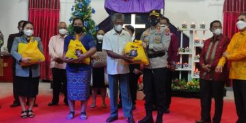 Kapolres Seruyan Berikan Tali Asih Saat Perayaan Natal Bersama