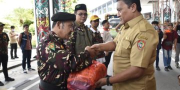 Wagub Kalteng Lepas Bantuan Untuk Masyarakat Terdampak Banjir di DAS Barito