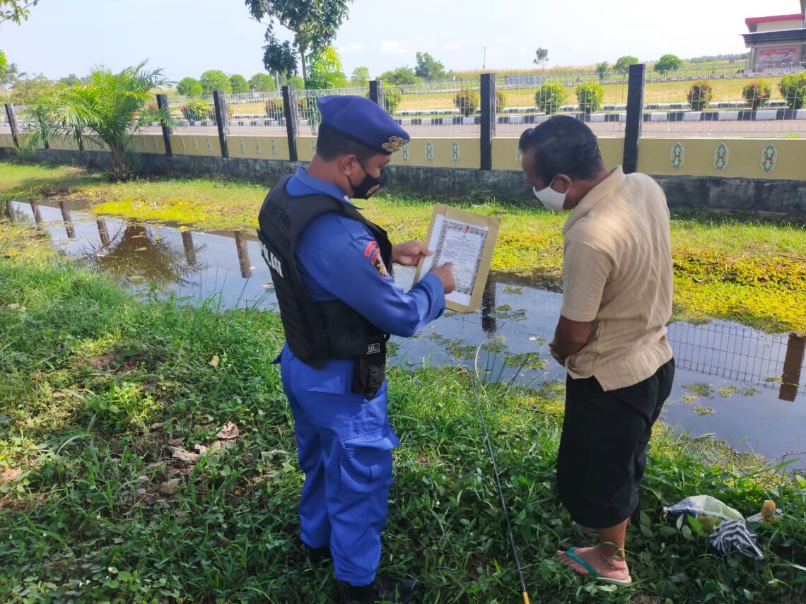 Satpolairud Polres Seruyan aktif melakukan kegiatan sosialisasi, sekaligus mengajak peran masyarakat ikut bersama-sama melakukan upaya pencegahan, Selasa (13/04/2021). Foto : Tbn