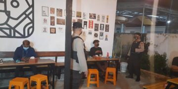 Patroli Dialogis Sampaikan Pesan Kamtibmas Serta Himbauan Patuhi Prokes