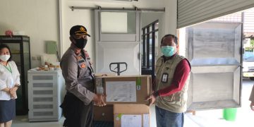 Dinkes Kalteng Serahkan 20 Ribu Masker untuk Menunjang Pelaksanaan PSBB