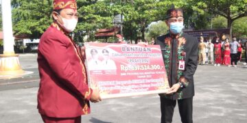 Wagub Edy Pratowo Pimpin Upacara Peringatan Hardiknas