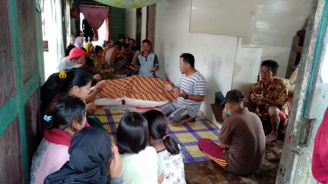 MR (22) warga Desa Sungai Mentawa, Kabupaten Lamandau yang tenggelam di Sungai Lamandau ditemukan dalam kondisi meninggal dunia, Sabtu (12/9/2020). Foto : By