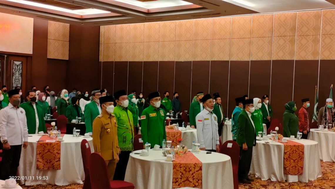 Sekjek DPP PPP, Gus Arwani pembukaan acara Rapimwil dan Tasyakuran PPP didampingi Wakil Gubernur Kalteng, H Eddy Pratowo da Walikota Palangka Raya, Fairid Naparin serta ketua DPW PPP Kalteng, H.Awaludin Noor di ballroom hotel Swisbell Palangka Raya (11/1/2022). Foto : ags