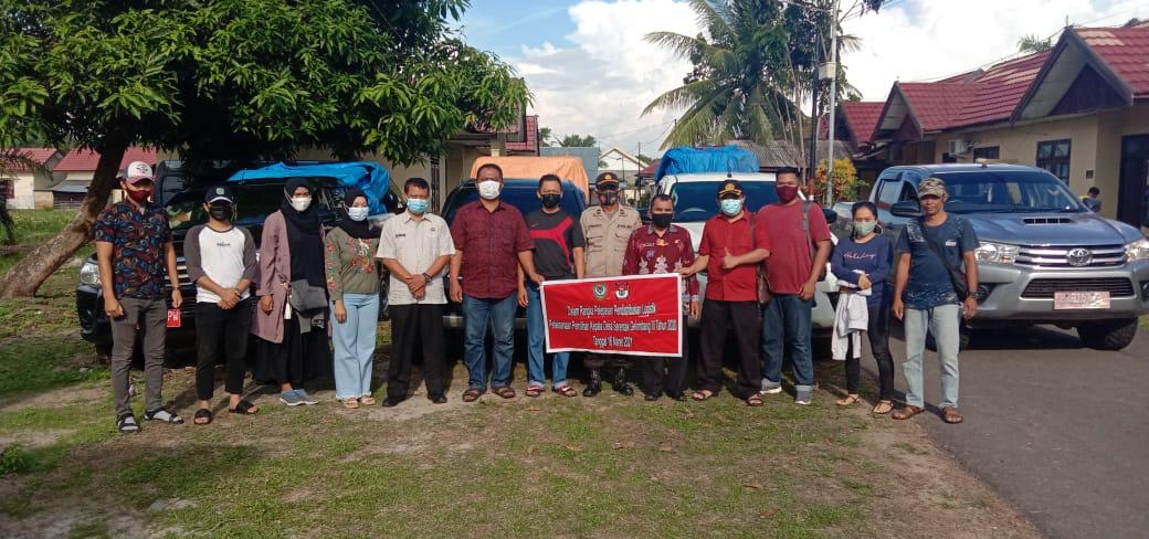 Polres Seruyan mengawal pendistribusian logistik Pilkades dari Kabupaten menuju Kantor Kecamatan hingga ke masing-masing desa, Minggu (14/03/2021). Foto : Tbn