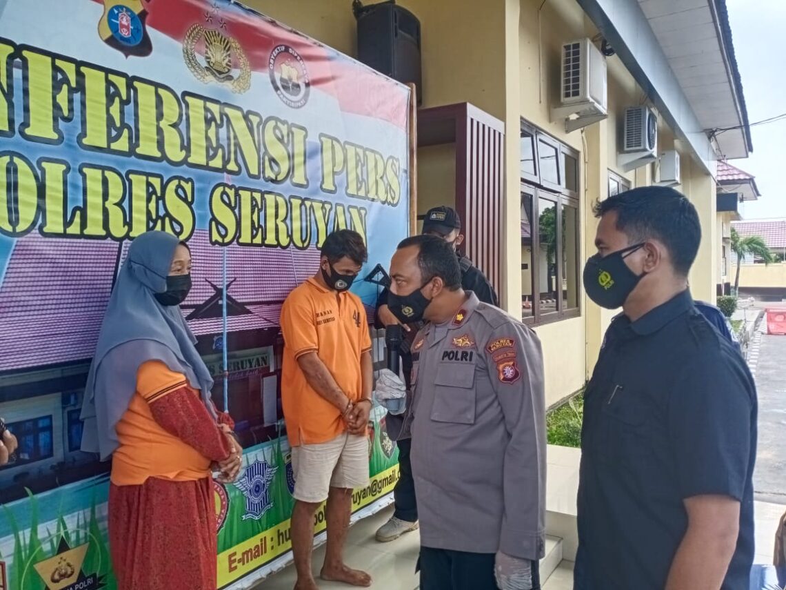 Satuan Reserse Narkoba Polres Seruyan kembali menggelar press release pengungkapan Kasus Tindak Pidana Narkoba yang dilakukan laki-laki berinisial E dan perempuan berinisial N pada Selasa (15/06/2021) Pukul 13.15 Wib. Foto : Tbn