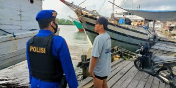 Satpolairud Polres Ajak Warga Bantaran DAS Seruyan Taati Protokol Kesehatan