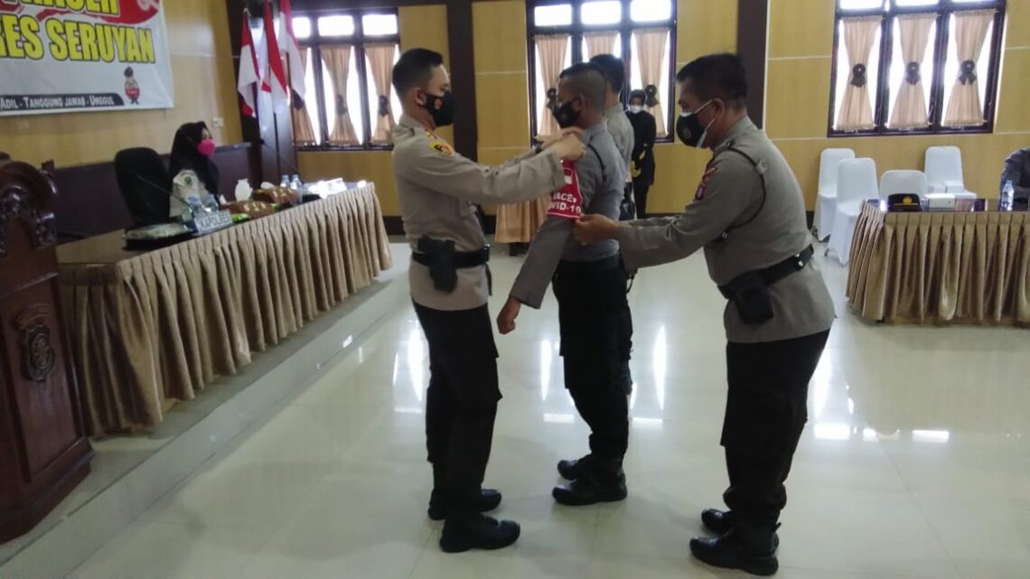 Satbinmas Polres Seruyan, memberikan pelatihan Tracer kepada Personel Polres Seruyan di Aula Patria Tama 95 Mapolres Seruyan Jl. A Yani Kec. Seruyan Hilir Kab. Seruyan, Rabu Siang (14/7/2021). Foto : Tbn