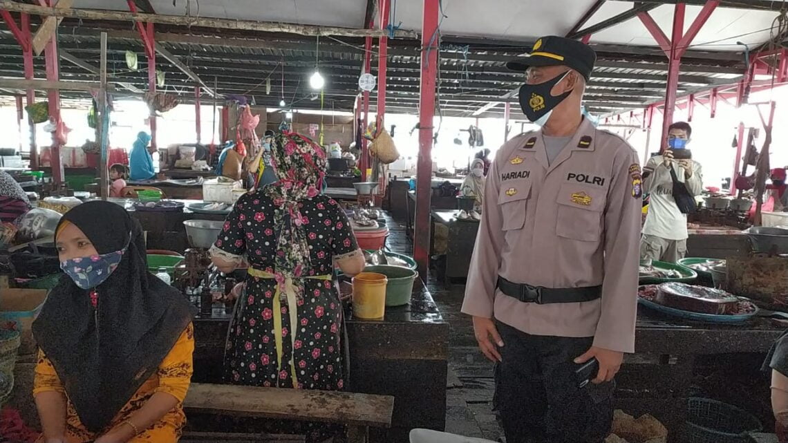 Anggota Polres Seruyan dibawah Pimpinan Kasiwas Polres Seruyan bersama personil yang tergabung dalam sprint Ops Yustisi Protokol Kesehatan, Kamis (15/07/2021). Foto : TN