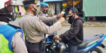 Regu Oncall Polres Seruyan Patroli Himbauan Prokes