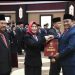 Wagub Edy Pratowo Sematkan Tanda Kehormatan Satyalancana Karya Satya PNS Lingkup Pemprov. Kalteng