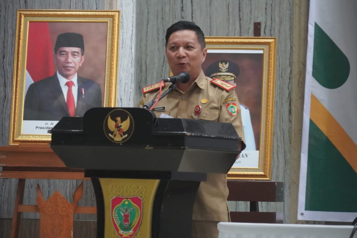 Sahli Gubernur Bidang KSDM Suhaemi saat membacakan sambutan Sekda