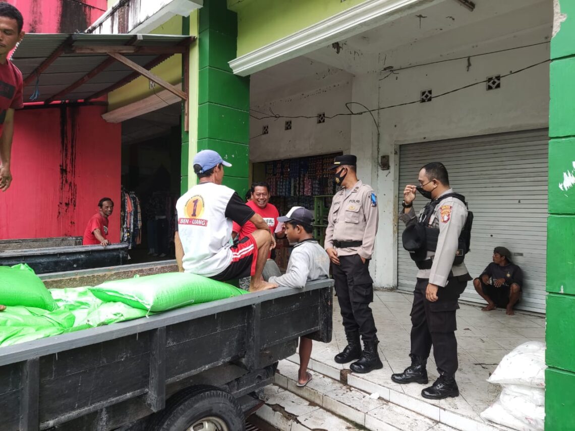Dalam rangka cipta kondisi menjaga Kamtibmas tetap kondusif, Polres Seruyan dan Polsek jajaran melaksanakan kegiatan KRYD (Kegiatan Rutin Yang Di Tingkatkan). Foto : Tbn