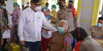 Gubernur Instruksikan Vaksinasi Sampai ke Pelosok-pelosok