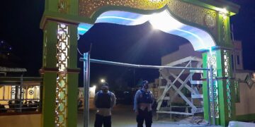 Polsek Danau Sembuluh  Melakukan Pengamanan Ibadah Sholat Teraweh   