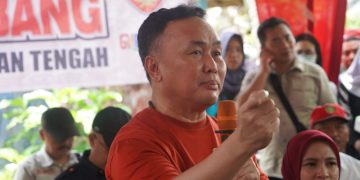 Gubernur Kalteng Sambangi Pasar Penyeimbang di Kantor Camat Baamang-Sampit