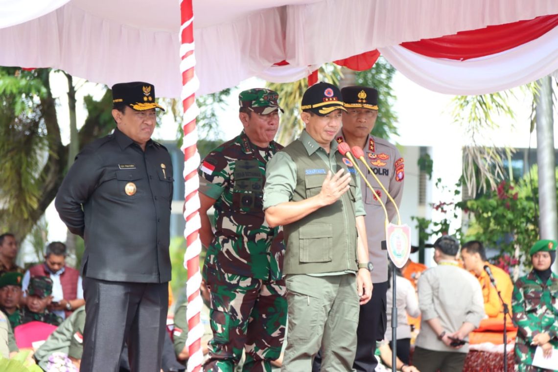 Wakil Gubernur Kalimantan Tengah saat menghadiri Apel Gelar Pasukan dan Sarana Prasarana Kebakaran Hutan dan Lahan di Wilayah Prov. Kalteng tahun 2023