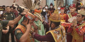 DAD Kalteng Berikan Gelar Kehormatan Kepada KASAD