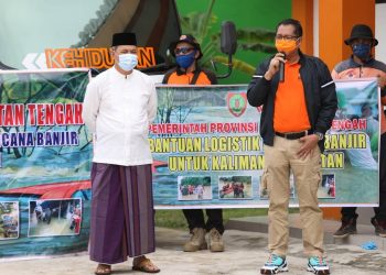 Sekda Fahrizal Fitri Lepas Tim Relawan Kalteng Membantu Korban Banjir di Kalsel