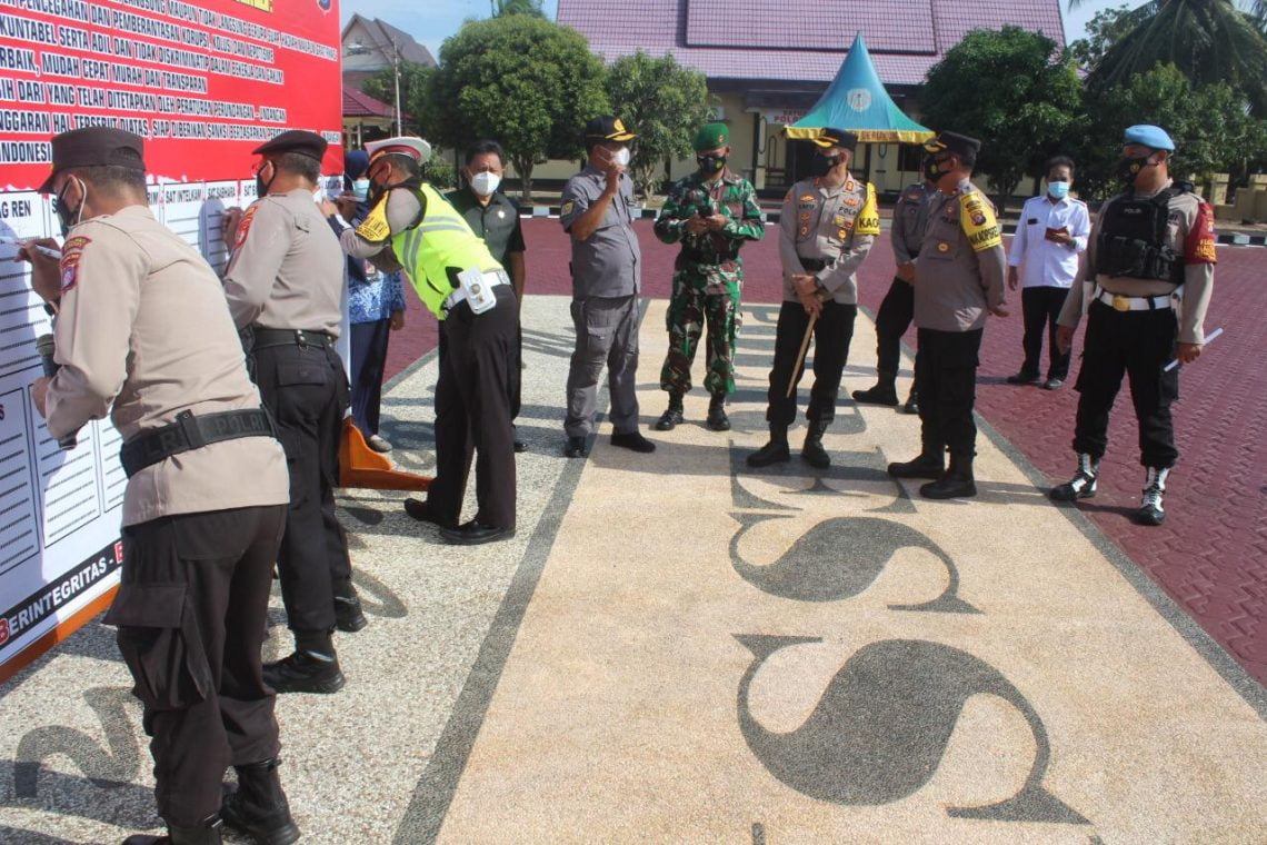 Kapolres Seruyan mengatakan, bahwa jajarannya harus siap dalam membangun ZI dalam rangka menindaklanjuti salah satu Program Presisi Kapolri yaitu membangun ZI menuju WBK dan WBBM, Rabu (17/2/2021). Foto : Tbn