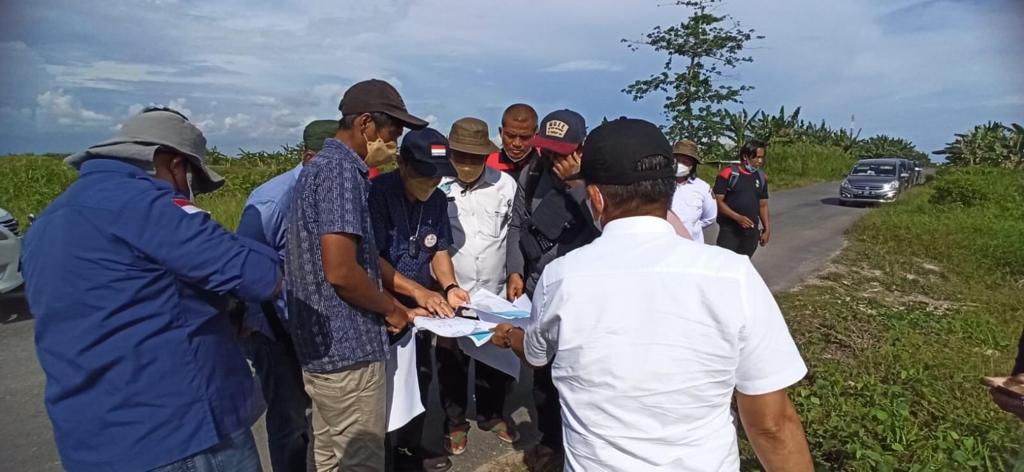 Penentuan titik 0 (nol) kawasan budidaya tambak udang vaname/shrimp estate di Desa Sungai Raja, Kecamatan Jelai, Kabupaten Sukamara, Rabu (16/2/2022). Foto : Ist