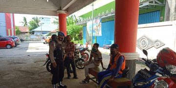 Anggota Polsek Seruyan Hilir Patroli Dialogis di Kawasan PPKM Berbasis Mikro