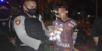 Asik Ngelem, Enam Remaja dan Penjualnya Digelandang Polisi