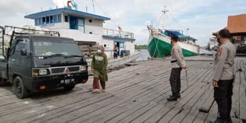 Kapolres Seruyan Pantau Aktivitas di Pelabuhan KP3 Kuala Pembuang