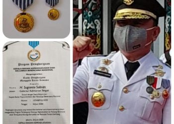 Gubernur Kalteng Dianugerahi Penghargaan Lencana Manggala Karya Kencana