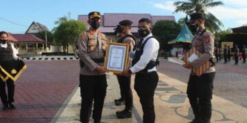 Kapolres Seruyan Berikan Reward kepada Personel Berprestasi