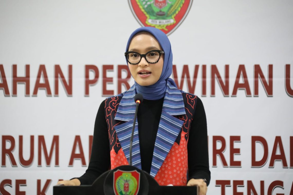 Ketua TP-PKK Prov. Kalteng Ivo Sugianto Sabran saat menyampaikan sambutan