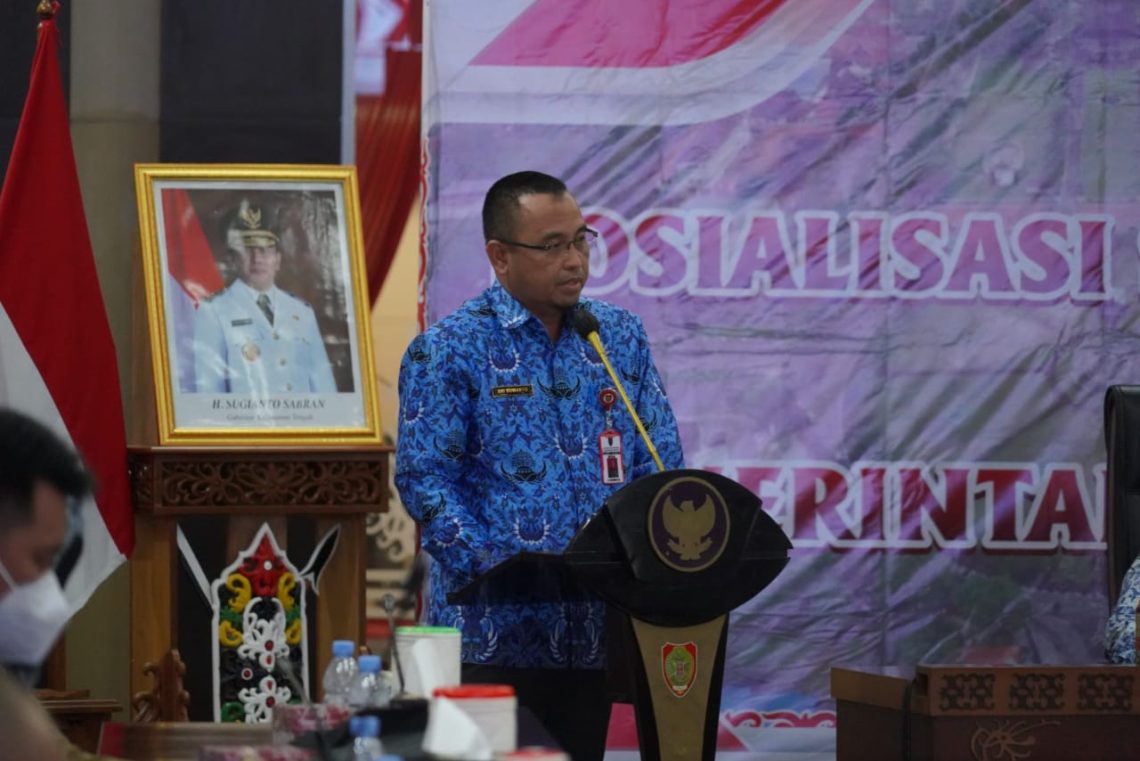 Asisten Adum Setda Prov. Kalteng Sri Suwanto saat membacakan sambutan