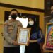 Kapolres Seruyan Pimpin Penyerahan Hadiah Lomba Melukis Hari Pahlawan