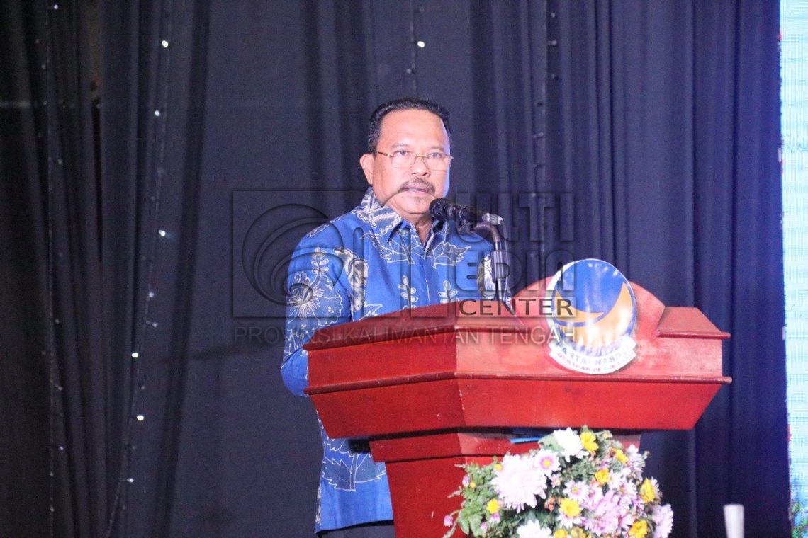 Sekretaris Daerah (Sekda) H. Nuryakin mewakili Gubernur Kalteng menghadiri acara Perayaan Natal Partai Nasional Demokrat (NasDem) Provinsi Kalteng Tahun 2022, bertempat di Gedung Kalawa Waterpark Palangka Raya, Jumat (16/12/2022). Foto : Fry