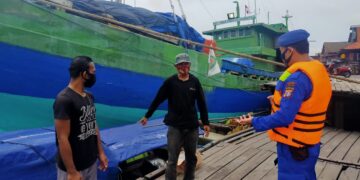 Satpolairud Polres Seruyan Himbau Keselamatan Berlayar kepada Warga