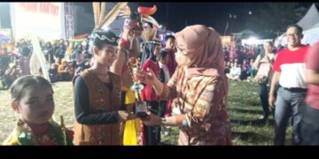 Ketua Komisi III DPRD Kalteng Hadiri Penutupan Acara 17 Agustus di Tumbang Samba