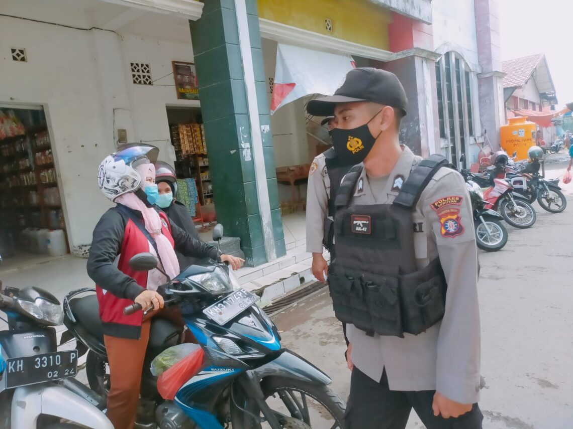 Polres Seruyan bersama  Satpol PP Kabupaten Seruyan menggelar pelaksanaan Operasi Yustisi (Penegakan Hukum Protokol Kesehatan) dalam rangka percepatan penanganan Covid-19 dan sekaligus melaksanakan penerapan protokol kesehatan di wilayah hukum Polres Seruyan, Sabtu (18/09/21). Foto : Tbn
