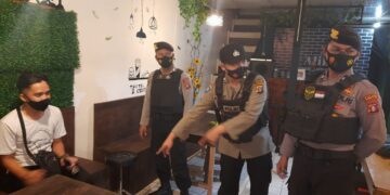 Polres Seruyan Tak Kenal Lelah Sampaikan Himbauan Prokes ke Masyarakat